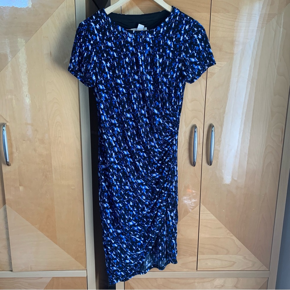 London Times Ruched Dress Lined Size 6P Tulip Hem Blue Short Sleeve